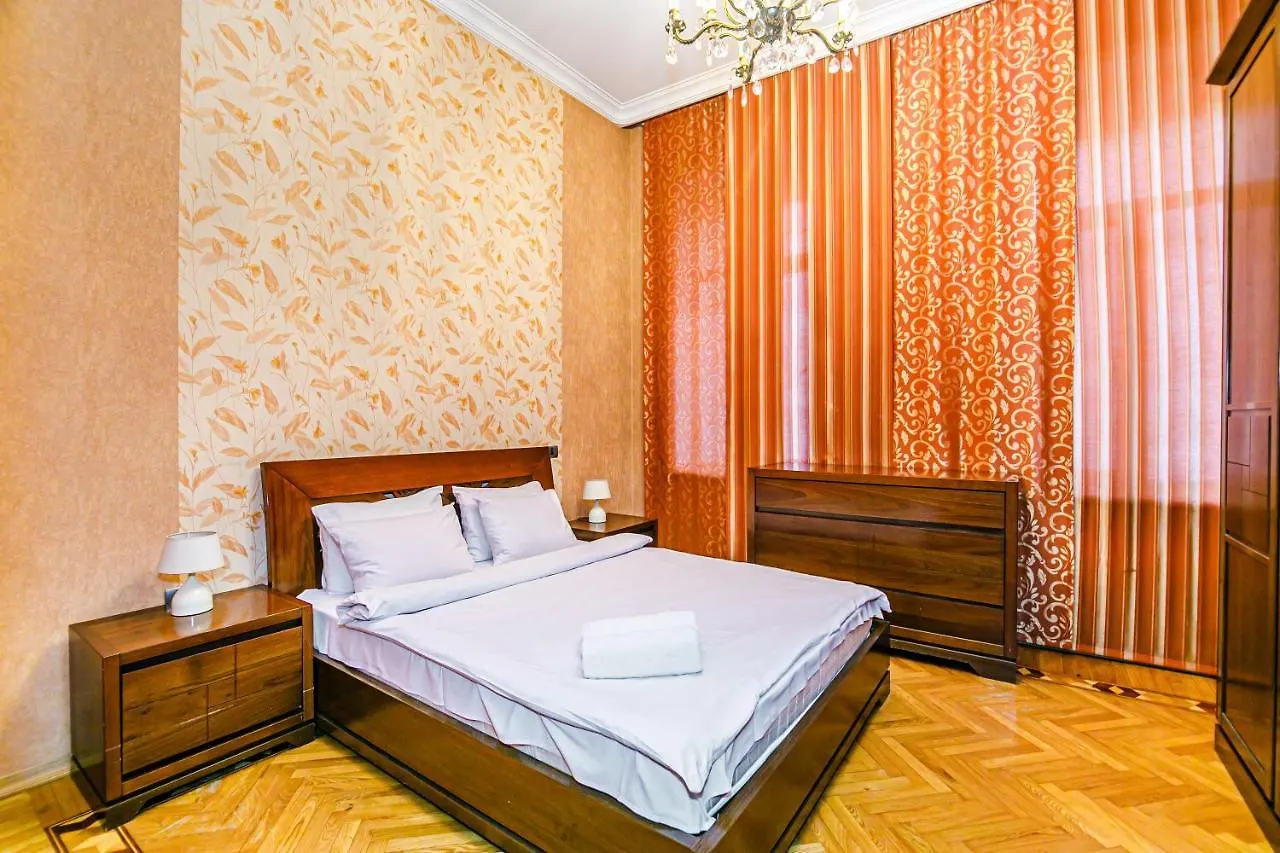 Continental 4 Rooms Baku Apartment