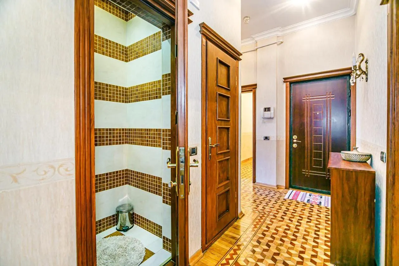 Continental 4 Rooms Baku Apartment