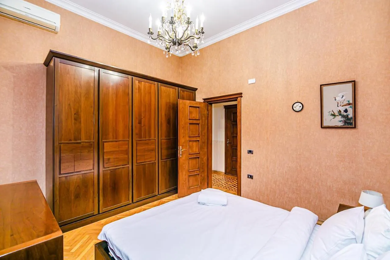 Continental 4 Rooms Baku Apartment