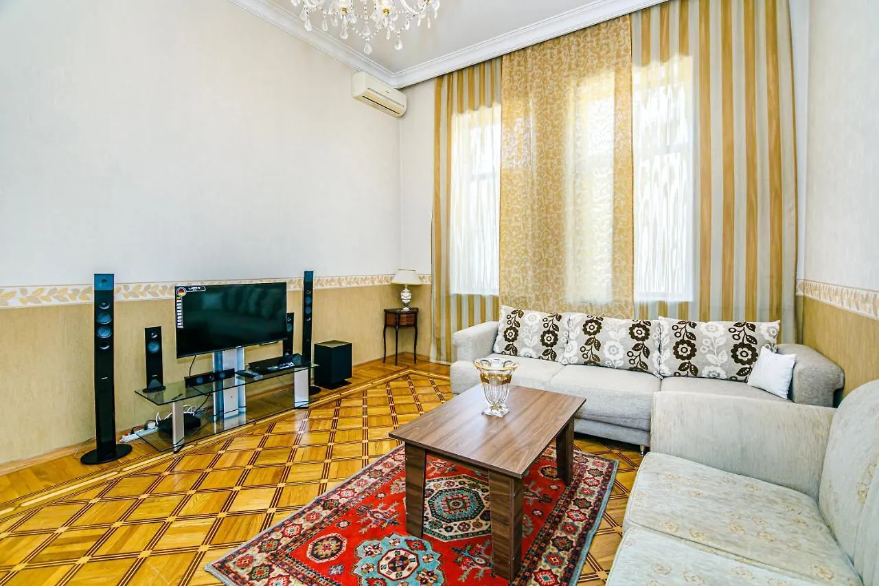Continental 4 Rooms Baku 0*,