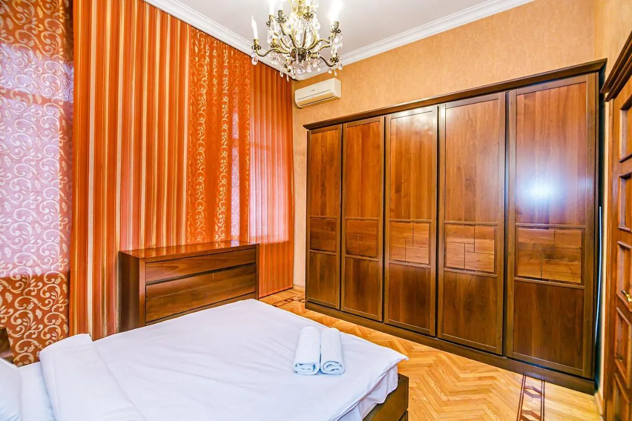 Continental 4 Rooms Baku Apartment