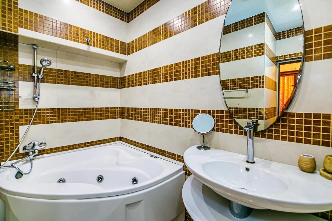 Continental 4 Rooms Baku Apartament