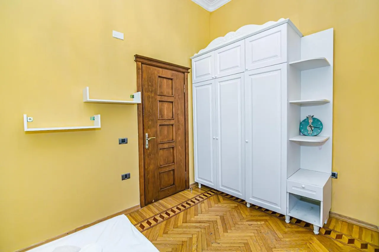 Continental 4 Rooms Baku Apartament