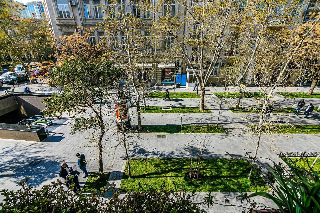 Continental 4 Rooms Baku Apartament